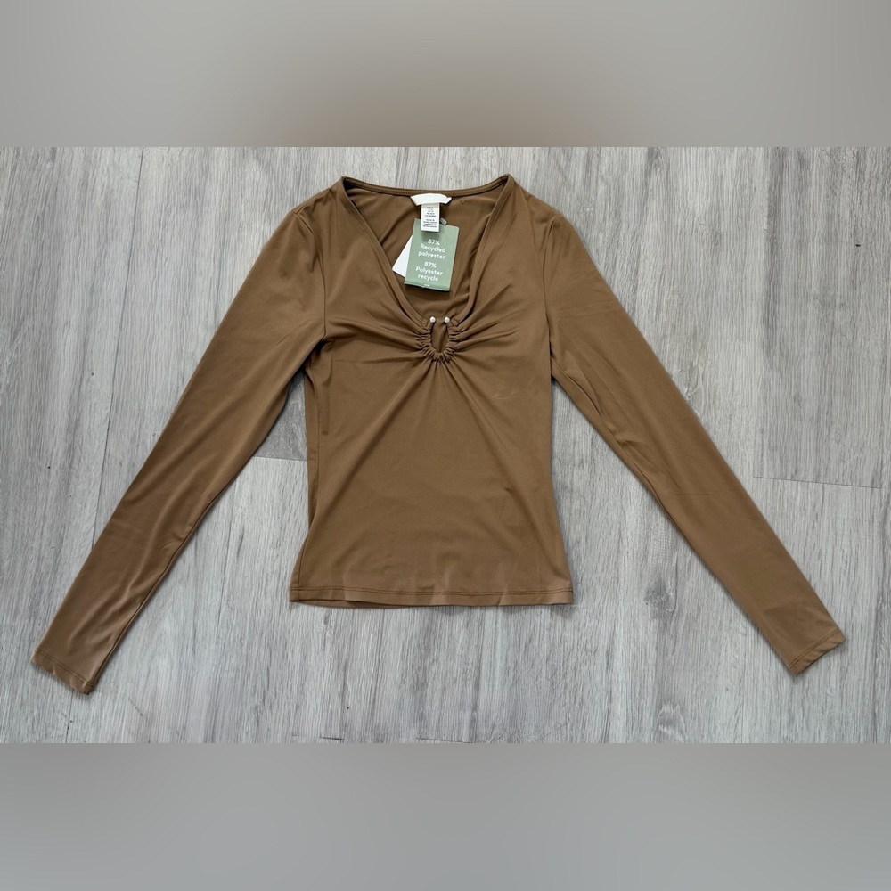 936: H&M Brown Long Sleeve Gathered-Front Top - XS